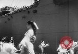 Immagine di La danza di benvenuto Giappone, 1952, secondo 8 filmato di repertorio 65675070002
