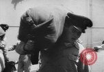 Immagine di La danza di benvenuto Giappone, 1952, secondo 34 filmato di repertorio 65675070002