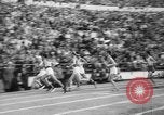 Standbild Olympische Rekorde Helsinki Finnland, 1952, aus Sekunde 11 historischem Filmmaterial Videoclip 65675070005