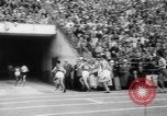 Standbild Olympische Rekorde Helsinki Finnland, 1952, aus Sekunde 12 historischem Filmmaterial Videoclip 65675070005