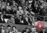 Standbild Olympische Rekorde Helsinki Finnland, 1952, aus Sekunde 17 historischem Filmmaterial Videoclip 65675070005