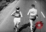 Standbild Olympische Rekorde Helsinki Finnland, 1952, aus Sekunde 21 historischem Filmmaterial Videoclip 65675070005