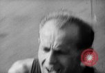 Standbild Olympische Rekorde Helsinki Finnland, 1952, aus Sekunde 26 historischem Filmmaterial Videoclip 65675070005