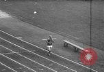 Standbild Olympische Rekorde Helsinki Finnland, 1952, aus Sekunde 32 historischem Filmmaterial Videoclip 65675070005