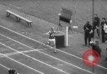Standbild Olympische Rekorde Helsinki Finnland, 1952, aus Sekunde 34 historischem Filmmaterial Videoclip 65675070005