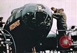 Standbild 351 Bombe Gruppenaktivitäten an RAF Polebrook England, 1943, aus Sekunde 29 historischem Filmmaterial Videoclip 65675070031
