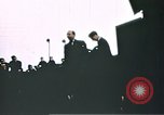 Standbild auf USO tour Bob Hope unterhält Fliegern von 351 Bombe Gruppe England, 1943, aus Sekunde 5 historischem Filmmaterial Videoclip 65675070034