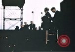 Standbild auf USO tour Bob Hope unterhält Fliegern von 351 Bombe Gruppe England, 1943, aus Sekunde 6 historischem Filmmaterial Videoclip 65675070034