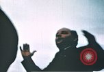 Standbild auf USO tour Bob Hope unterhält Fliegern von 351 Bombe Gruppe England, 1943, aus Sekunde 30 historischem Filmmaterial Videoclip 65675070034