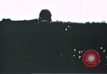 Standbild auf USO tour Bob Hope unterhält Fliegern von 351 Bombe Gruppe England, 1943, aus Sekunde 53 historischem Filmmaterial Videoclip 65675070034