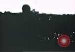 Standbild auf USO tour Bob Hope unterhält Fliegern von 351 Bombe Gruppe England, 1943, aus Sekunde 54 historischem Filmmaterial Videoclip 65675070034