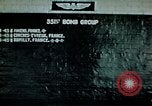 Standbild US 351 Bombe Gruppe Vorbereitung auf die Sendung über Deutschland England, 1943, aus Sekunde 11 historischem Filmmaterial Videoclip 65675070035