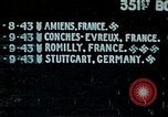 Standbild US 351 Bombe Gruppe Vorbereitung auf die Sendung über Deutschland England, 1943, aus Sekunde 15 historischem Filmmaterial Videoclip 65675070035