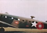 Standbild US 351 Bombe Gruppe Vorbereitung auf die Sendung über Deutschland England, 1943, aus Sekunde 20 historischem Filmmaterial Videoclip 65675070035