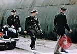 Standbild US 351 Bombe Gruppe Vorbereitung auf die Sendung über Deutschland England, 1943, aus Sekunde 30 historischem Filmmaterial Videoclip 65675070035