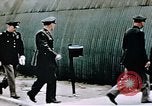 Standbild US 351 Bombe Gruppe Vorbereitung auf die Sendung über Deutschland England, 1943, aus Sekunde 31 historischem Filmmaterial Videoclip 65675070035