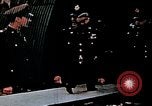 Standbild US 351 Bombe Gruppe Vorbereitung auf die Sendung über Deutschland England, 1943, aus Sekunde 34 historischem Filmmaterial Videoclip 65675070035