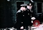 Standbild US 351 Bombe Gruppe Vorbereitung auf die Sendung über Deutschland England, 1943, aus Sekunde 37 historischem Filmmaterial Videoclip 65675070035