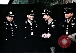Standbild US 351 Bombe Gruppe Vorbereitung auf die Sendung über Deutschland England, 1943, aus Sekunde 44 historischem Filmmaterial Videoclip 65675070035