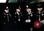 Standbild US 351 Bombe Gruppe Vorbereitung auf die Sendung über Deutschland England, 1943, aus Sekunde 46 historischem Filmmaterial Videoclip 65675070035