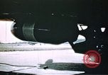 Standbild US 351 Bombe Gruppe Vorbereitung auf die Sendung über Deutschland England, 1943, aus Sekunde 57 historischem Filmmaterial Videoclip 65675070035