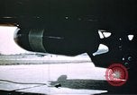 Standbild US 351 Bombe Gruppe Vorbereitung auf die Sendung über Deutschland England, 1943, aus Sekunde 58 historischem Filmmaterial Videoclip 65675070035
