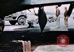 Standbild US 351 Bombe Gruppe Vorbereitung auf die Sendung über Deutschland England, 1943, aus Sekunde 60 historischem Filmmaterial Videoclip 65675070035
