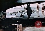 Standbild US 351 Bombe Gruppe Vorbereitung auf die Sendung über Deutschland England, 1943, aus Sekunde 61 historischem Filmmaterial Videoclip 65675070035