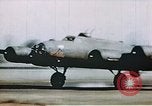 Image US 351bombe Groupe B-17S et 487e Escadron de chasse P-47s l'Angleterre, 1943, de la seconde 9 séquences d'archives historiques vidéo 65675070036