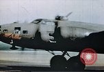 Image US 351bombe Groupe B-17S et 487e Escadron de chasse P-47s l'Angleterre, 1943, de la seconde 10 séquences d'archives historiques vidéo 65675070036