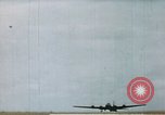 Image US 351bombe Groupe B-17S et 487e Escadron de chasse P-47s l'Angleterre, 1943, de la seconde 11 séquences d'archives historiques vidéo 65675070036