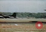 Image US 351bombe Groupe B-17S et 487e Escadron de chasse P-47s l'Angleterre, 1943, de la seconde 31 séquences d'archives historiques vidéo 65675070036