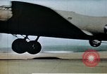 Image US 351bombe Groupe B-17S et 487e Escadron de chasse P-47s l'Angleterre, 1943, de la seconde 32 séquences d'archives historiques vidéo 65675070036