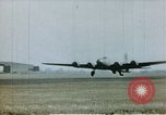 Image US 351bombe Groupe B-17S et 487e Escadron de chasse P-47s l'Angleterre, 1943, de la seconde 37 séquences d'archives historiques vidéo 65675070036