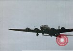 Image US 351bombe Groupe B-17S et 487e Escadron de chasse P-47s l'Angleterre, 1943, de la seconde 49 séquences d'archives historiques vidéo 65675070036