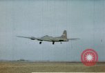 Image US 351bombe Groupe B-17S et 487e Escadron de chasse P-47s l'Angleterre, 1943, de la seconde 57 séquences d'archives historiques vidéo 65675070036