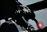 Immagine di B-17 Flying Fortress sotto attacco da combattenti tedesche e Flak Germania, 1943, secondo 6 filmato di repertorio 65675070037