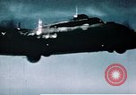 Immagine di B-17 Flying Fortress sotto attacco da combattenti tedesche e Flak Germania, 1943, secondo 20 filmato di repertorio 65675070037