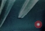 Immagine di B-17 Flying Fortress sotto attacco da combattenti tedesche e Flak Germania, 1943, secondo 29 filmato di repertorio 65675070037