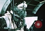 Immagine di B-17 Flying Fortress sotto attacco da combattenti tedesche e Flak Germania, 1943, secondo 46 filmato di repertorio 65675070037