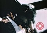 Immagine di B-17 Flying Fortress sotto attacco da combattenti tedesche e Flak Germania, 1943, secondo 53 filmato di repertorio 65675070037