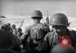 Image de l'armée des États-Unis 77e Division dans Seconde Guerre Mondiale Îles Ryukyu, 1945, de la seconde 34 séquences d'archives historiques vidéo 65675070070