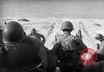 Image de l'armée des États-Unis 77e Division dans Seconde Guerre Mondiale Îles Ryukyu, 1945, de la seconde 35 séquences d'archives historiques vidéo 65675070070