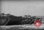Image de l'armée des États-Unis 77e Division dans Seconde Guerre Mondiale Îles Ryukyu, 1945, de la seconde 37 séquences d'archives historiques vidéo 65675070070