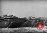 Image de l'armée des États-Unis 77e Division dans Seconde Guerre Mondiale Îles Ryukyu, 1945, de la seconde 39 séquences d'archives historiques vidéo 65675070070