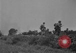 Image de l'armée des États-Unis 77e Division dans Seconde Guerre Mondiale Îles Ryukyu, 1945, de la seconde 51 séquences d'archives historiques vidéo 65675070070