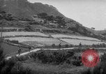 Standbild amerikanische Armee 77th Division Pacific Kampagne Ryukyu Inseln, 1945, aus Sekunde 4 historischem Filmmaterial Videoclip 65675070071