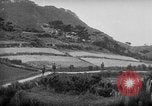 Standbild amerikanische Armee 77th Division Pacific Kampagne Ryukyu Inseln, 1945, aus Sekunde 9 historischem Filmmaterial Videoclip 65675070071