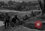 Standbild amerikanische Armee 77th Division Pacific Kampagne Ryukyu Inseln, 1945, aus Sekunde 10 historischem Filmmaterial Videoclip 65675070071