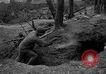 Standbild amerikanische Armee 77th Division Pacific Kampagne Ryukyu Inseln, 1945, aus Sekunde 17 historischem Filmmaterial Videoclip 65675070071
